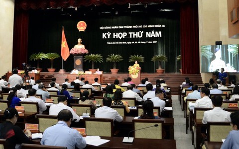 HĐND TP.HCM thảo luận giải pháp tăng trưởng bền vững