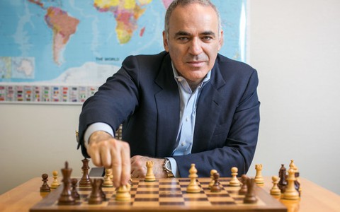 “Vua cờ” Kasparov chuẩn bị tái xuất