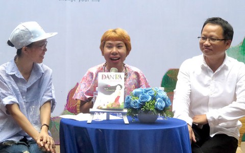 Đàn bà thì phù phiếm còn đàn ông?