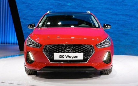 Xe gia đình i30 Tourer mới của Huyndai: mượt mà trên cao tốc