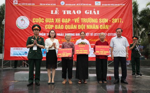 Điểm tin tối 16-7: Tấn Hoài thắng chặng 2 giải xe đạp báo QĐND