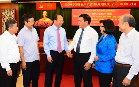 Xu hướng xét lại lịch sử, xét lại nhân vật biểu hiện ngày càng đậm