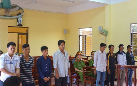 Vụ 'cướp' sò huyết tại Cà Mau, 8 người đi tù
