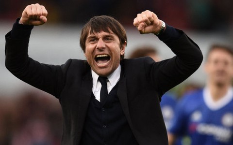 Chelsea gia hạn hợp đồng với HLV Conte
