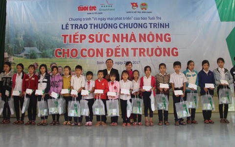 Tiếp sức cho học sinh nghèo vươn tới ước mơ