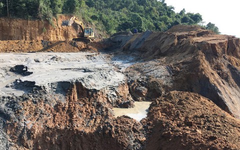 Phạt hơn 1 tỉ đồng công ty để vỡ đập bùn thải