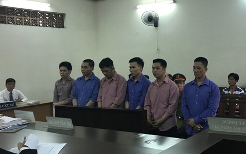 Đánh chết bạn, 6 học viên cùng phòng lãnh án