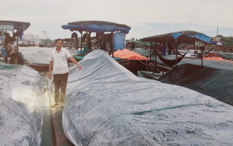 Vận chuyển hàng lậu qua biên giới bằng đò sắt
