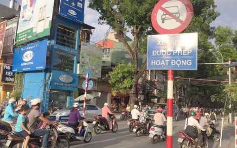 Hà Nội cấm taxi vào giờ cao điểm trên nhiều tuyến phố