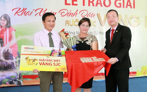 Ngân hàng hút khách gửi tiết kiệm bằng vàng “độc chiêu”