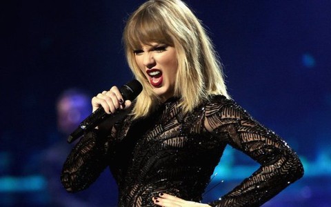 Xóa hết tài khoản mạng xã hội, Taylor Swift chuẩn bị ra album?