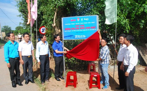 Đưa nước sạch đến với các hộ dân vùng giáp biển