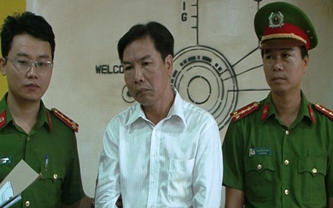 Bắt nguyên giám đốc Trung tâm tư vấn đầu tư vì làm trái