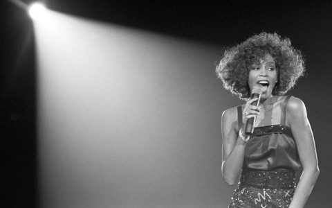 Whitney. Can I Be Me - phim tài liệu bi thương về Whitney Houston