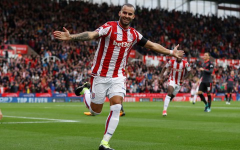 Tân binh Jese “khai hỏa”, Stoke City quật ngã Arsenal