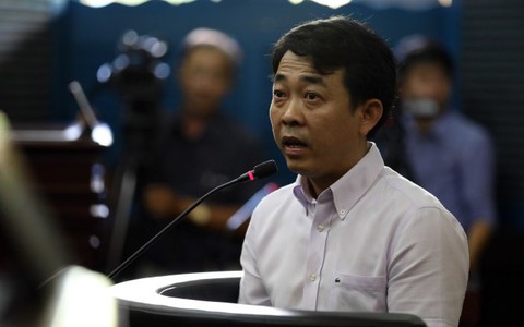 Nhập thuốc ung thư giả: Bị cáo đổ lỗi cho nhà sản xuất!