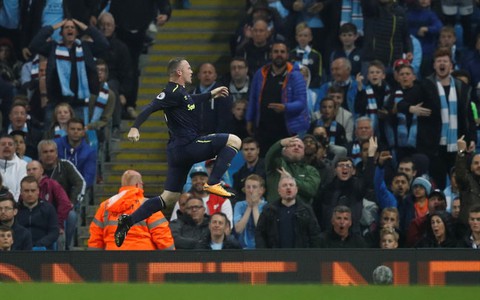 Rooney lập công, Everton cầm chân M.C trong trận cầu 2 thẻ đỏ
