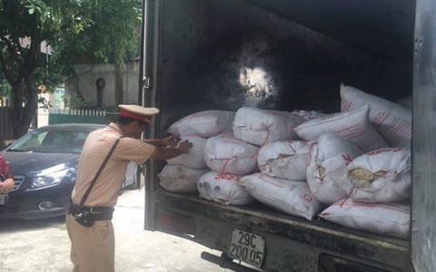 Phát hiện 4,5 tấn mỡ thối bốc mùi