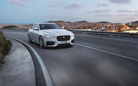 Hỗ trợ 100% phí trước bạ và 1 năm bảo hiểm khi mua xe Jaguar XF