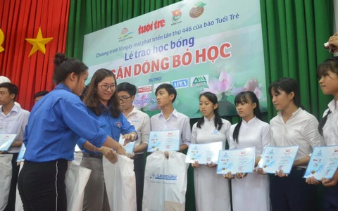 50 suất học bổng 'Ngăn dòng bỏ học' cho học trò Đồng Tháp