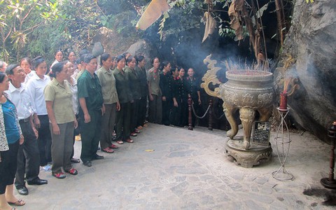 Tìm tên liệt sĩ ở hang Tám Cô