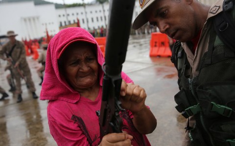 Venezuela huy động toàn dân đòi chống Mỹ