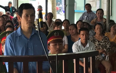 Níu kéo không thành, bóp cổ giết người yêu