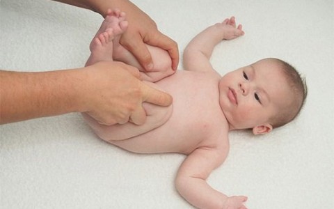 Cần phát hiện sớm trẻ bị trật khớp háng bẩm sinh
