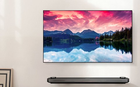 Chiếc TV mỏng kỷ lục tiếp tục tìm chủ nhân mới