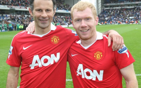 Giggs và Scholes khiến CĐV futsal Ấn Độ nổi giận