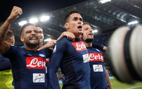 Napoli và Juventus duy trì chuỗi trận toàn thắng