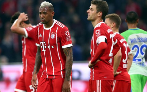 B.M bị Wolfsburg cầm chân tại Allianz Arena