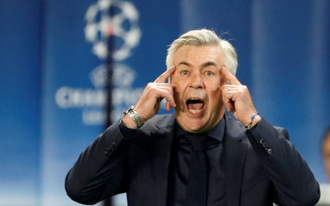 “Bayern Munich không biết chống phản công”