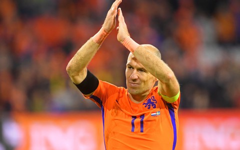 Robben chia tay đội tuyển Hà Lan