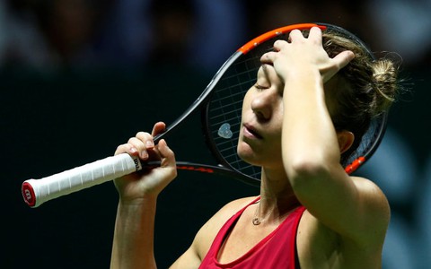 Tay vợt số 1 thế giới Halep chia tay WTA Finals