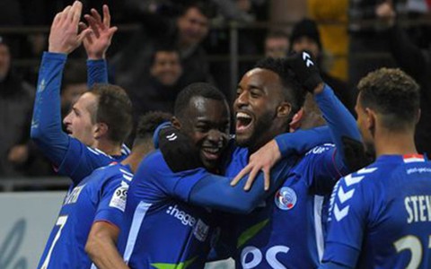 Tân binh Strasbourg buộc PSG thua trận đầu tiên