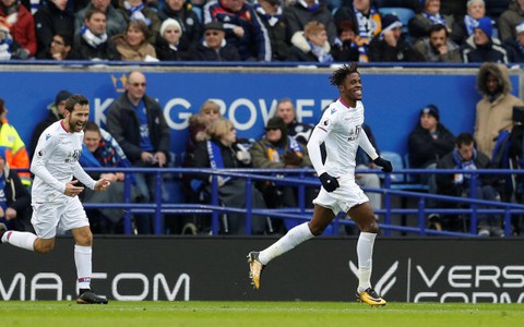 Leicester thảm bại trước Crystal Palace