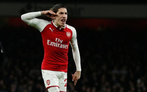 Bellerin giúp Arsenal cầm chân Chelsea ở phút bù giờ