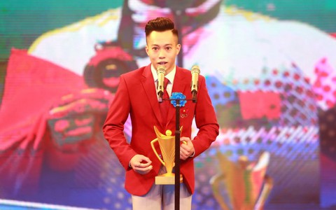 Lê Thanh Tùng, Bùi Thị Thu Thảo giành Cúp Chiến thắng