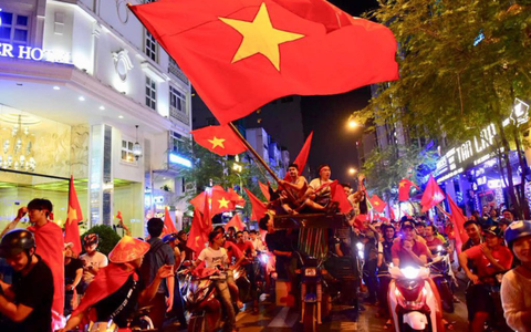 Đoạt cúp trong lòng người hâm mộ