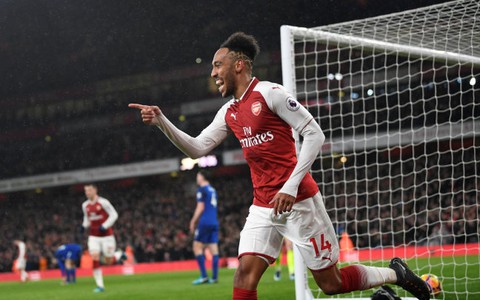 Aubameyang ghi bàn, Arsenal đè bẹp Everton