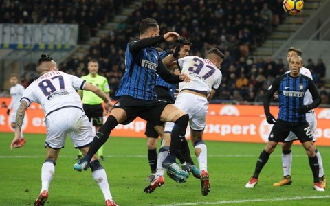 Điểm tin sáng 4-2: Inter tuyệt vọng trong cuộc đua vô địch