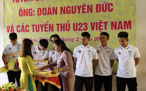 Điểm tin tối 8-2: Trao bằng khen cho 6 cầu thủ U23 HAGL