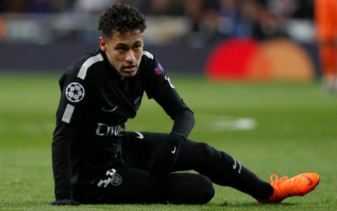 Owen: “Neymar đáng lý phải bị đuổi”