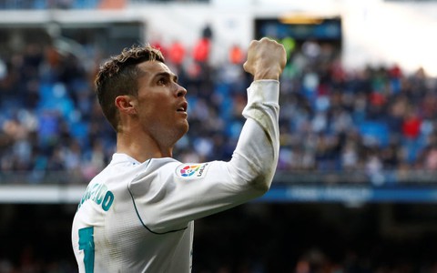‘B-B-C’ cùng lập công, R.M thắng dễ Alaves