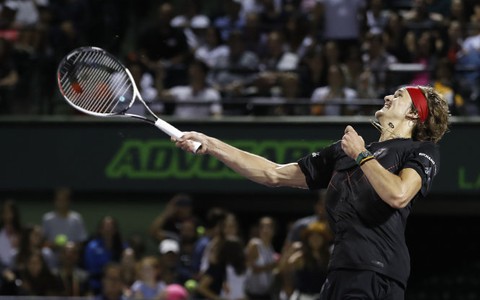 Thắng dễ Busta, Zverev gặp Isner ở chung kết Miami mở rộng