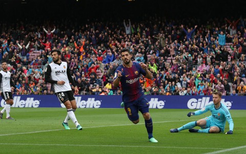Đá bại Valencia, Barcelona tiến gần hơn đến ngôi vô địch
