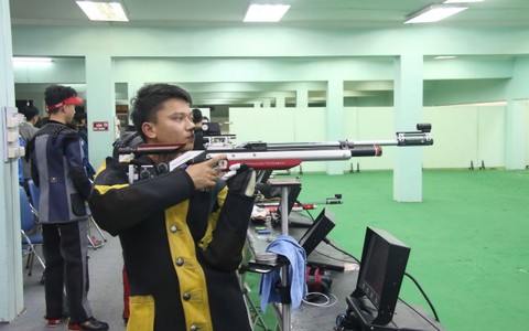 Đạn đã về nhưng xạ thủ vẫn... tập chay