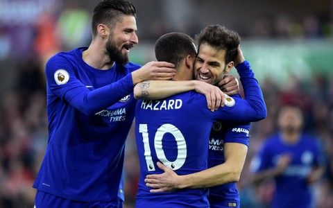 Đá bại Swansea, Chelsea còn kém tốp 4 hai điểm