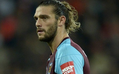 Điểm tin sáng 3-5: Carroll xin lỗi HLV Moyes